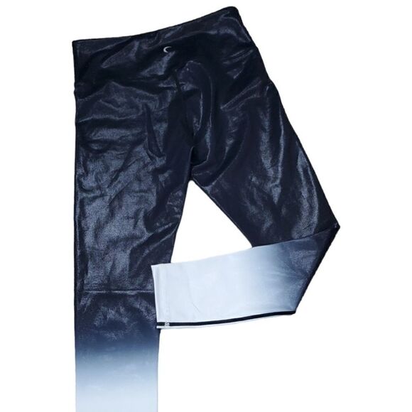 Zyia Active Light & Tight Metalic Black, White & Blue Ombrie Leggings - Picture 5 of 7